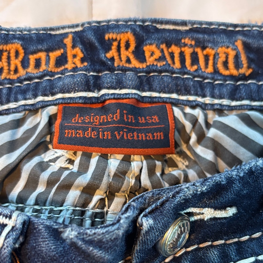 Rock Revival Jeans - Picture 2 of 10
